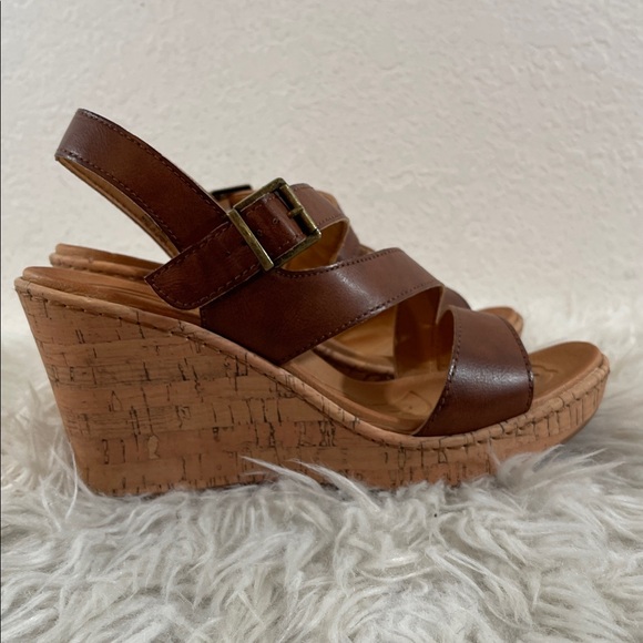BOC SCHIRRA TAN WEDGE SANDALS SIZE 10 NEW - Picture 8 of 16